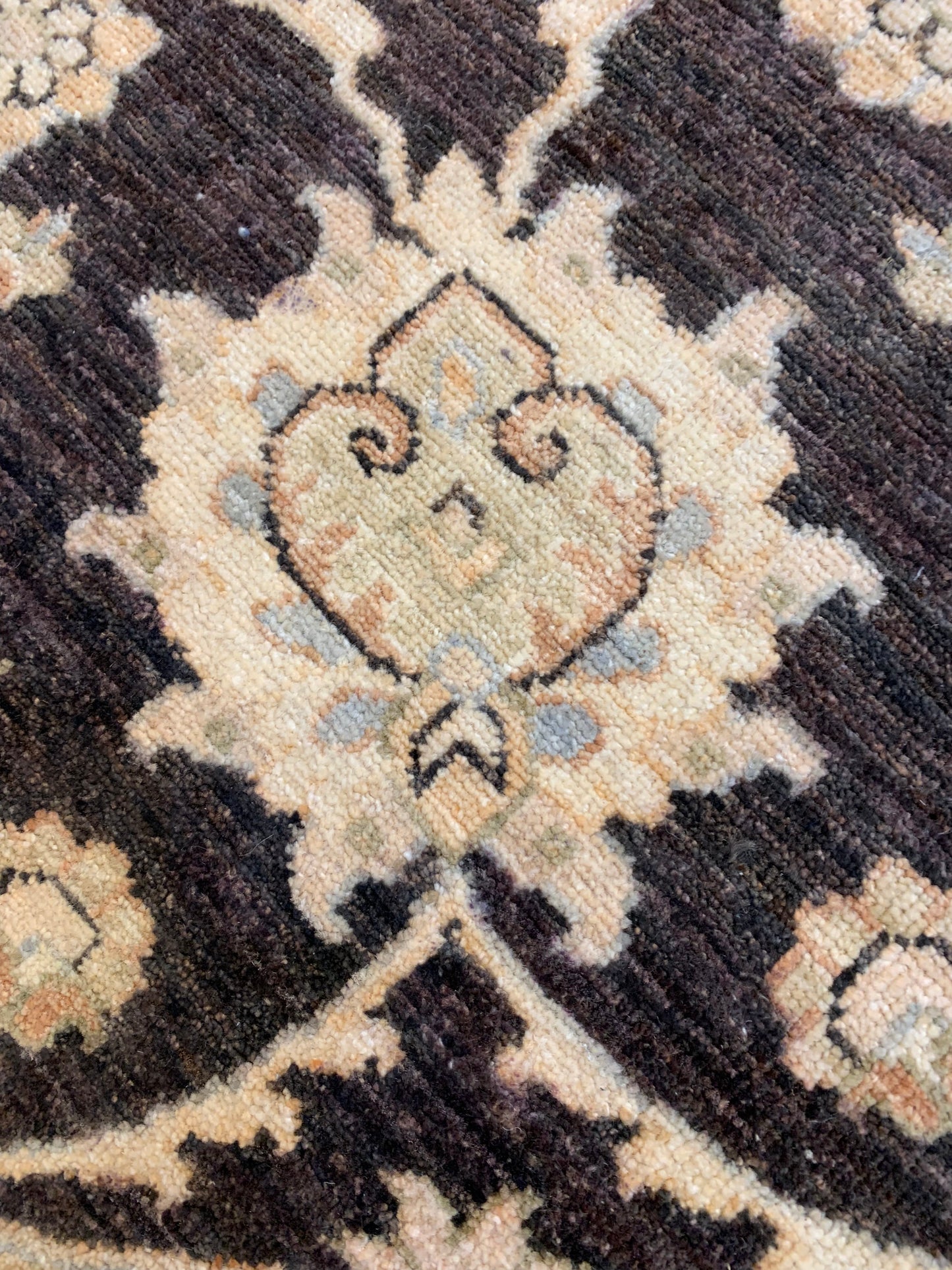 Sultan Abad, Pakistan Round Rug